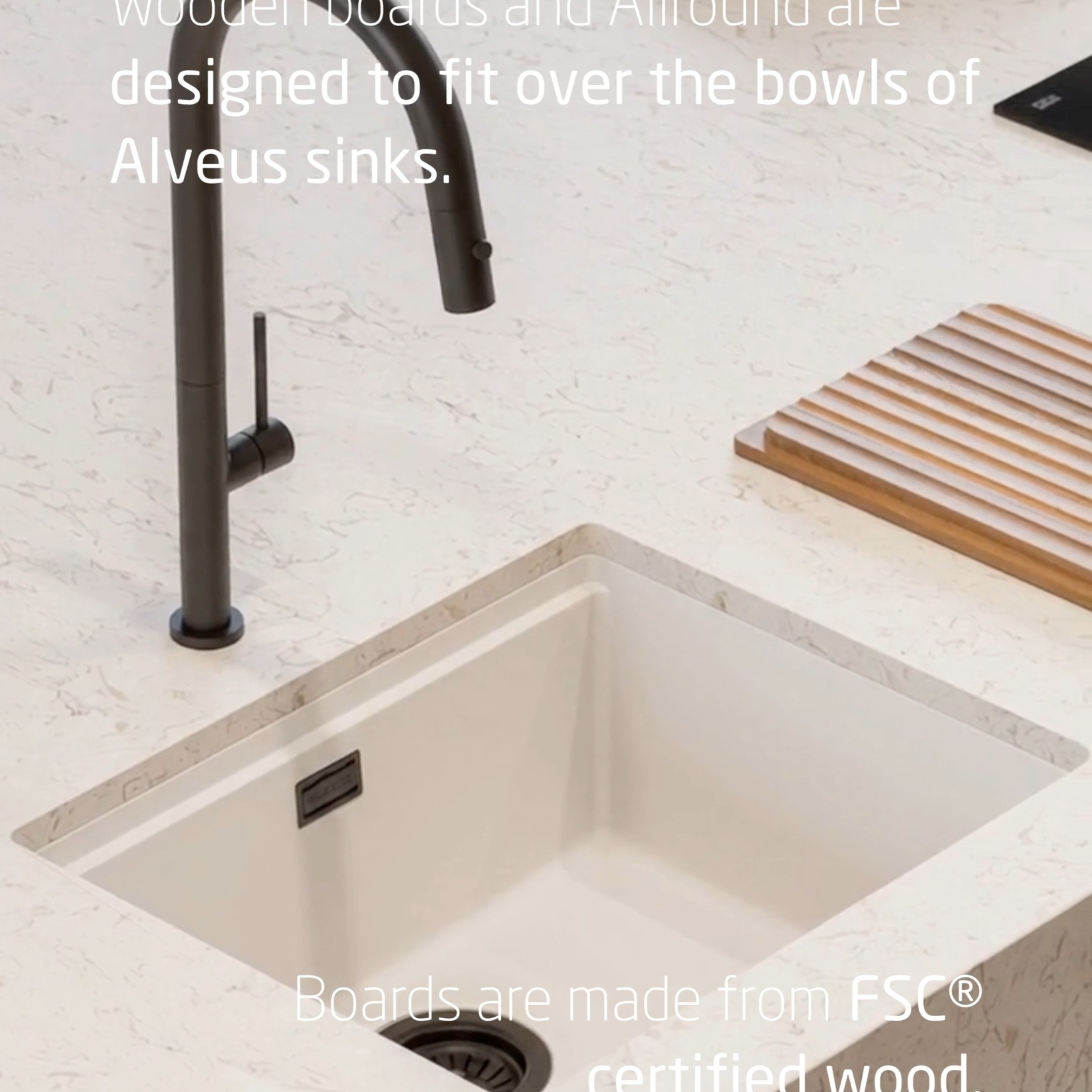 The autumn kitchen has its own rhythm.

When there's more of everything, every centimetre of worktop counts. That's why our wooden boards are designed to fit over the bowls of Alveus sinks. You chop right over the sink, sweep the peelings away in one move, and the worktop stays free for everything else.

The boards are made of FSC®-certified oak or walnut. Paired with a black or dark sink, walnut looks especially good in autumn. .🪵🌳

What takes up the most space when you cook?