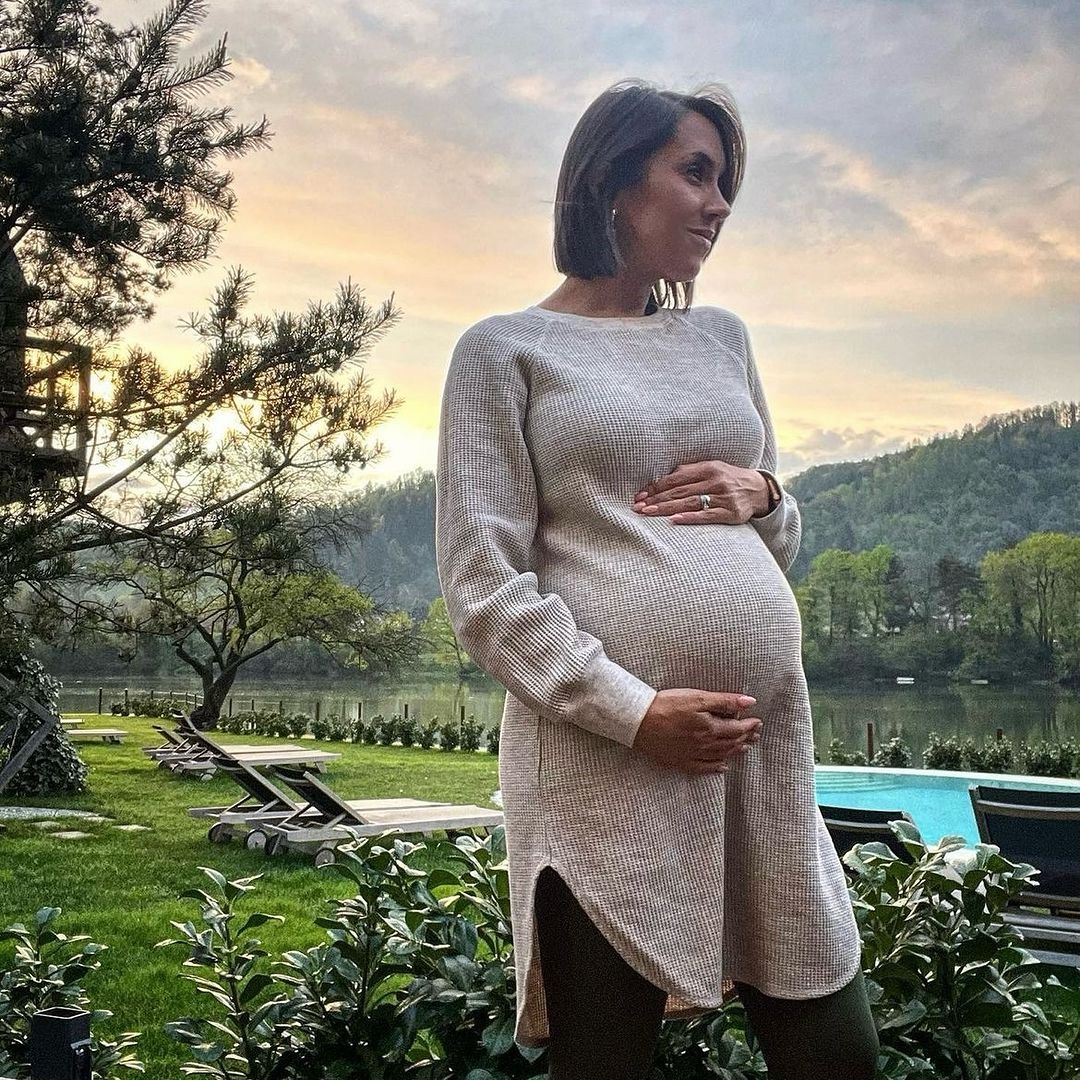 Here’s to the gentle souls who nurture with love, kindness, and endless grace.☺️💫 

Happy Mother’s Day to all the extraordinary women who fill our lives with tenderness and warmth.💐🤎

Ph credits to this lovely mom @jmanrara 🙌🏻

#chocolatevillagebytheriver #luxuryresort #premiumstay #glamping #paradise #springtime #mothersday #love #motherslove #ifeelslovenia #maribor