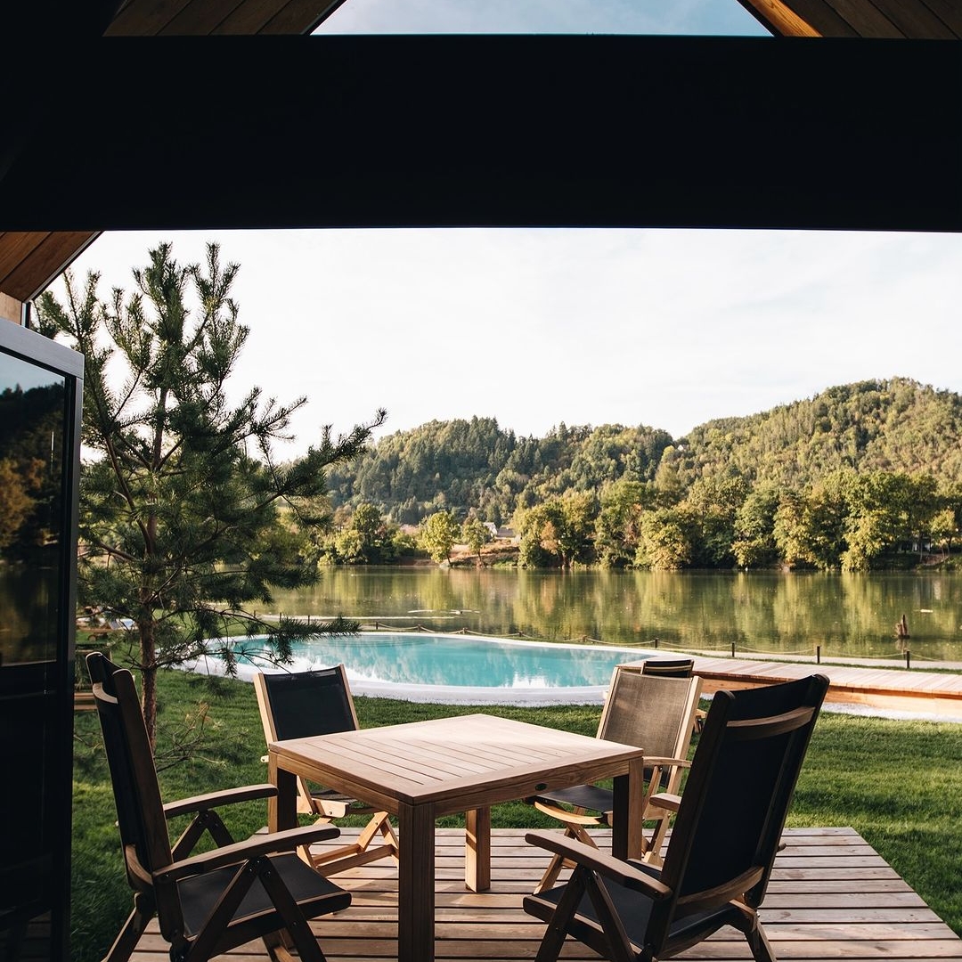 Embrace the blissful tranquility of spring on our terrace, where nature’s symphony serenades your senses. Welcome to the ultimate glamping getaway! 💐👌🏼🤩

#chocolatevillagebytheriver #luxuryresort #springvibes #springinthevillage #springgetaway #colorfulseason #outdooractivities #adventures #ifeelslovenia #limbus #drava