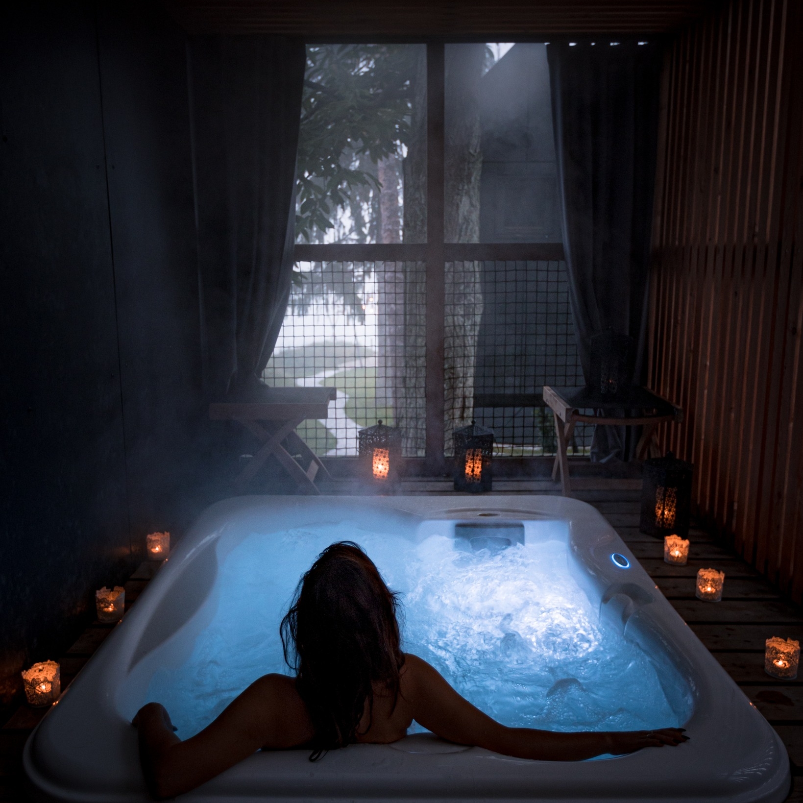 As the days grow cooler, the moments grow warmer. 🍂

A season of slowing down is upon us. Warm waters, the gentle heat of a Finnish sauna and panoramic views of nature in its autumn colors.

Your quiet escape awaits at our Panoramic spa. 🤎