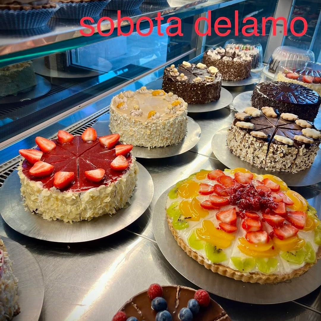 Danes v soboto 27.4 smo za vas odprti. Vabljeni na sladke dobrote. Želimo vam lep praznik💝
#loveconfetto #sladkanje #slascicarnaconfetto #vabljeni #homemade #confetto #praznik #torta