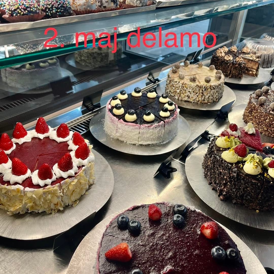 Danes 2. maj smo odprti do 18 ure. Seveda vabljeni,…. 

#torte #slascicarnaconfetto #homemade #confetto #torta #cake #loveconfetto #njami #vabljeni