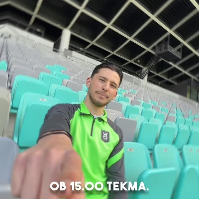 🔥 DERBI NI SAMO TEKMA – JE DOGODEK! 🔥

🎉 Fan cona od 13:00 dalje, seveda pod taktirko @teamfun4u, bo živela že pred tekmo – pestro dogajanje, dobra energija in ogrevanje za edini pravi slovenski derbi.

🎤 Halftime show pripravljata @odisejasi in @pivovarnaunion, kjer vas čakajo tudi zanimive nagrade.

Na tribuni pa bo za posebno presenečenje poskrbel naš novi partner @wolt_slovenia. 🙌🫡

VSI NA DERBI! 💚
