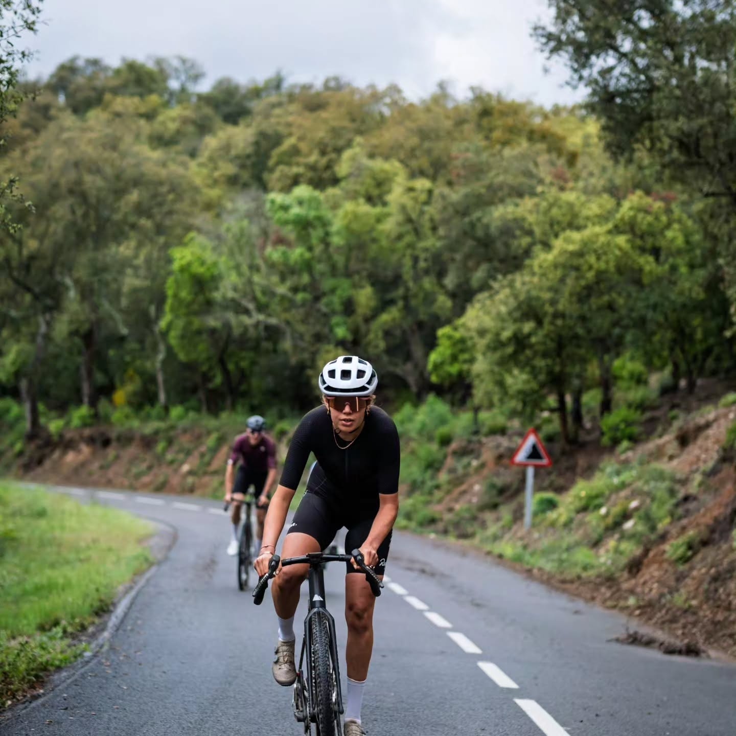 Koliko kilometrov ste letos že preživeli na vaši specialki?🚴‍♀️

#vitaproshop #smith